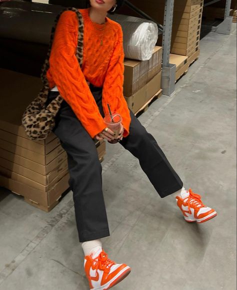 Bright Outfits Aesthetic, Bright Shoes Outfit, Orange Shoes Outfit, Orange Sweater Outfit, Bright Winter Outfits, Orange Outfits, Bright Outfits, Winter Outfits Aesthetic, Turtleneck Outfit