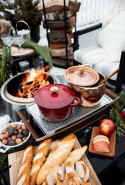 Create the Ultimate At-Home Après Ski Experience | Artful Living Magazine Lodge Party Theme, Apres Ski Dinner Party, Camping Themed Dinner Party, Alpine Dinner Party, 80s Apres Ski Party, Apres Ski Baby Shower Ideas, Ski Chalet Party, Apres Ski Party Food, Ski Lodge Wedding Winter