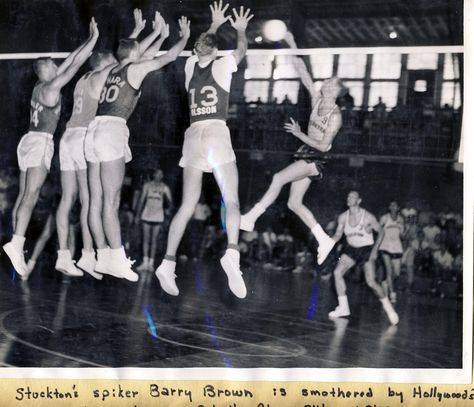 1960s volleyball when you could have four blockers #Insane #GetAir Volleyball History, Usa Volleyball, Volleyball Team, Throwback Thursday, Volleyball, Cool Photos, 1960s, Funny Pictures, Concert