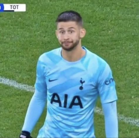 Tottenham Profile Picture, Vicario Tottenham, Pfp Football, Tottenham Hotspur Players, Football Board, Tottenham Hotspur Fc, Reaction Memes, Football Memes, Tottenham Hotspur