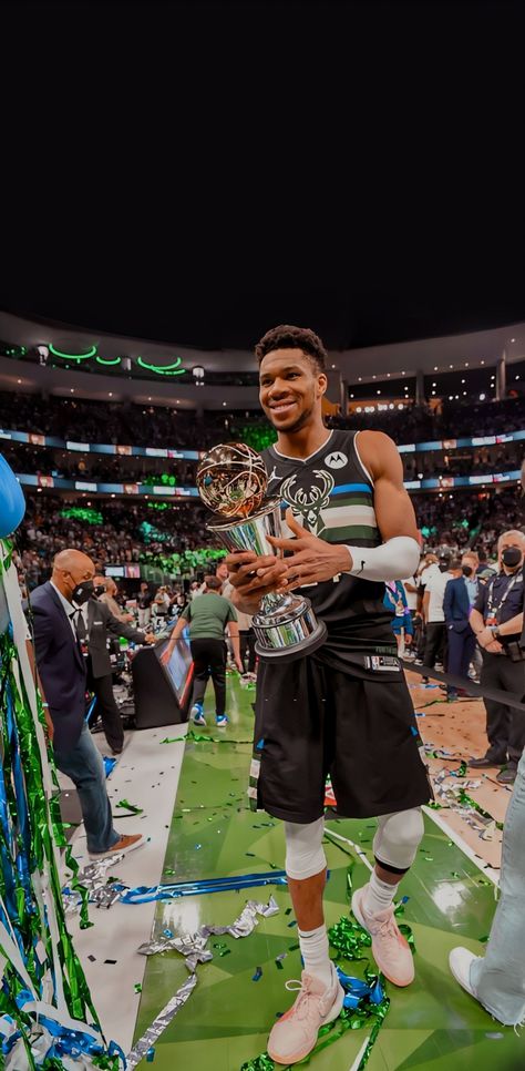 Giannis Wallpaper Iphone, Antekoumpo Wallpaper, Nba 2k23 Wallpaper, Basketball Wallpaper Iphone Nba, Cold Nba Wallpapers, Milwaukee Bucks Wallpaper Iphone, Giannis Antetokounmpo Wallpaper Iphone, Giannis Antetokounmpo Wallpaper Hd, Giannis Wallpaper