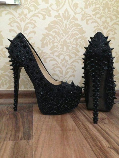 . Womens High Heels Stilettos, Alt Shoes, Spiked Heels, Spike Shoes, Funky Shoes, Beautiful High Heels, Spike Heels, Fashion High Heels, Black High Heels