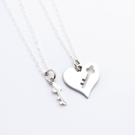 Key Heart, Bff Jewelry, Silver Jewelry Accessories, Silver Diamond Jewelry, Pretty Jewelry Necklaces, Silver Jewelry Box, Silver Necklace Set, Best Friend Necklaces, Friendship Jewelry