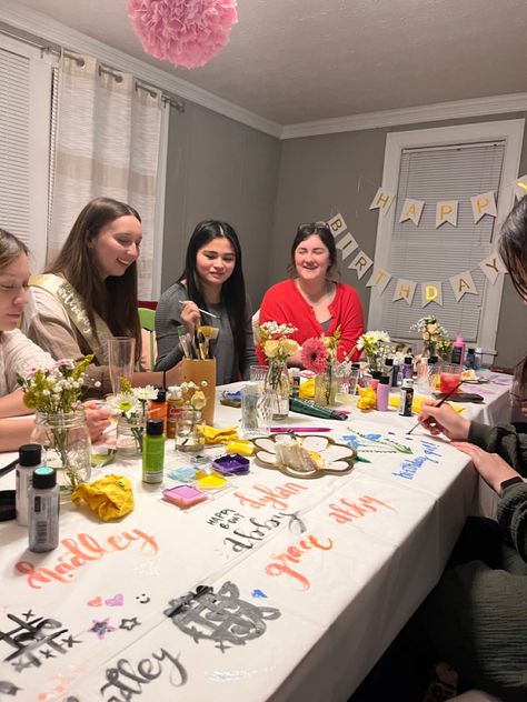 Tote Bag Painting Party, Painting Tote Bags, Tote Bag Painting, Bag Painting, Painted Tote, Painting Party, Room Paint, Paint Party, Sweet 16