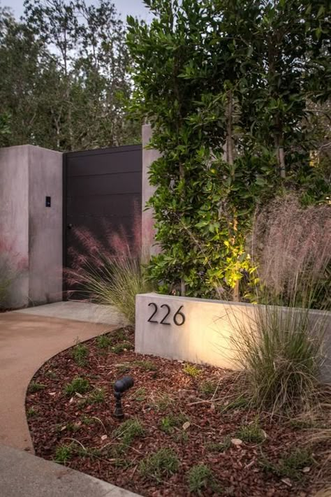 226 S Rimpau Blvd — Jenna Cooper | LA Luxury Landscaping, Front Fence, Hillside Landscaping, Modern House Number, Front Yard Design, Front Gate, Front Landscaping, Modern Farmhouse Exterior, House Landscaping