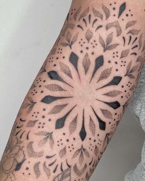 Mandala Tattoo Add On, Soft Mandala Tattoo, 3d Mandala Tattoo, Geometric Dot Work Tattoo Design, Dotted Mandala Tattoo, Dotwork Tattoo Mandala Dots, Small Dotwork Tattoo, Floral Elbow Tattoo, Mandala Tattoo Elbow