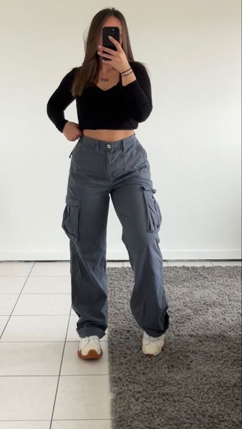 Rate This Cargo pants outfit From ⭐1~10. SAVE & FOLLOW i will update everyweek. Grey Bershka Cargo, Petite Cargo Pants Outfit, Cargo Pants Outfit Petite, Cargo Pants Outfit Gray, Jogger Gris Outfit, Cargo Grey Pants Outfit, Grey Cargo Jeans Outfit, Grey Cargo Pants Outfit Winter, Gray Cargo Pants Outfit For Women