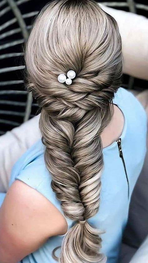 Messi Braids Hairstyles, Messi Hairstyle, Simple Elegant Hairstyles, Dark Hair Makeup, Hairstyle For Women, Updo Styles, Wella Hair, Hair Braid, Balayage Brunette