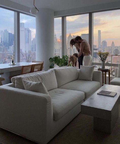 Couple Apartment Aesthetic, Apartment With Boyfriend, Penthouse Aesthetic, Couple Apartment, Appartement New York, Couples Apartment, Nyc Penthouse, Deco Marine, Aesthetic Apartment