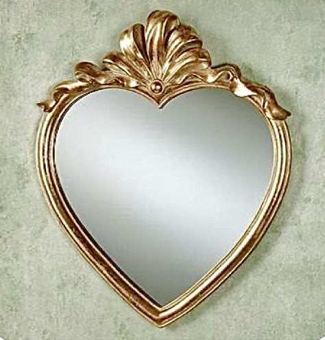 💛💚💛💚 Heart Wall Mirror, Crown Frames, Marco Vintage, Mirror Video, Mirror Antique, Shaped Mirror, Heart Mirror, Wall Shelf Decor, Resin Frame