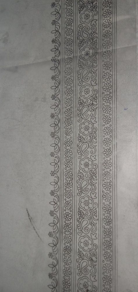 Border Khakha, Khakha Designs, Kashmiri Motifs, Embroidery Khaka, Kutch Work Designs, Fabric Painting Techniques, Wreath Drawing, Embroidery Template, Floral Border Design