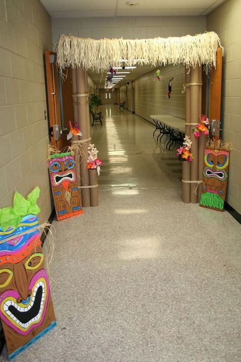 carpet tubes, tikis out of cardboard, straw grass top awning....perfect for entry back drop.  . Hawai Party, Survivor Party, Luau Decorations, Hawaii Theme, Hawaiian Party Theme, Luau Party Decorations, Aloha Party, Hawaiian Party Decorations, Luau Theme Party