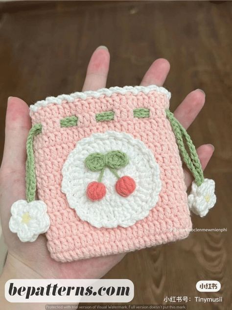 Crochet Patterns Free | Explore Endless Creativity Without Cost Crochet Small Pouch, Crochet Handbag Patterns Free, Crochet Potli Bag, Potli Bag, Crochet Bag Pattern Free, Bag Pattern Free, Crochet Pouch, Cozy Design, Cozy Crochet