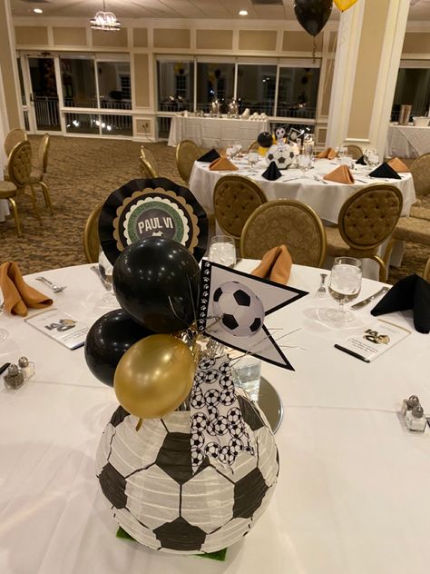 21 Birthday Ideas For Guys Decorations, Soccer Centerpieces, Soccer Senior Night, Soccer Party Decorations, Soccer Banquet, Soccer Awards, Banquet Centerpieces, Backyard Graduation Party, Soccer Birthday Parties