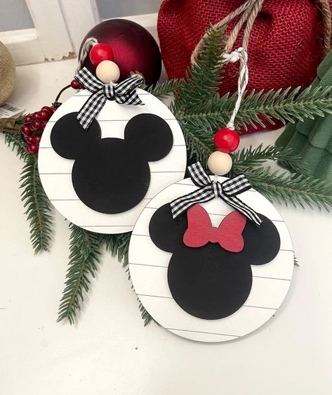 Farmhouse Mickey Christmas Ornament / Minnie Christmas - Etsy Disney Farmhouse, Disney Christmas Diy, Disney Ornaments Diy, Disney Christmas Crafts, Minnie Ornaments, Mickey Mouse Ornaments, Disney Christmas Decorations, Disney Christmas Tree, Disney Christmas Ornaments