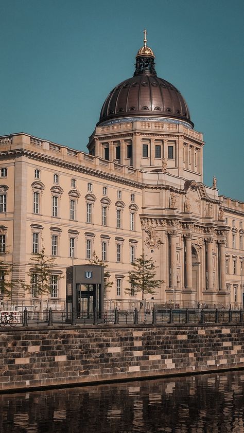 the beautiful palace of berlin, which has been reconstructed and is now seat of the humboldt forum Charlottenburg Palace Berlin, Palace Exterior, German Palaces, Aph Prussia, Charlottenburg Palace, Alison Lohman, Beautiful Palace, Berlin Palace, Humboldt Forum