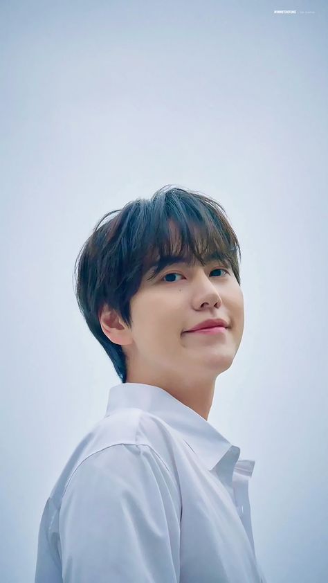 Cho Kyuhyun - RESTART Mini Album #kyuhyun #chokyuhyun #규현 #キュヒョン #圭贤 #슈퍼주니어 #Superjunior #handsome #korean #singer #boygroup #profile #picture #agency #ballad #musical #actor #koreanactor #musical #pop #kpop #photoshoot #antenna #restart #wallpaper #iphone Restart Wallpaper, Kyuhyun Super Junior, سوبر جونيور, Kpop Photoshoot, Gong Myung, Super Junior Members, Handsome Korean, Cho Kyuhyun, Lee Donghae