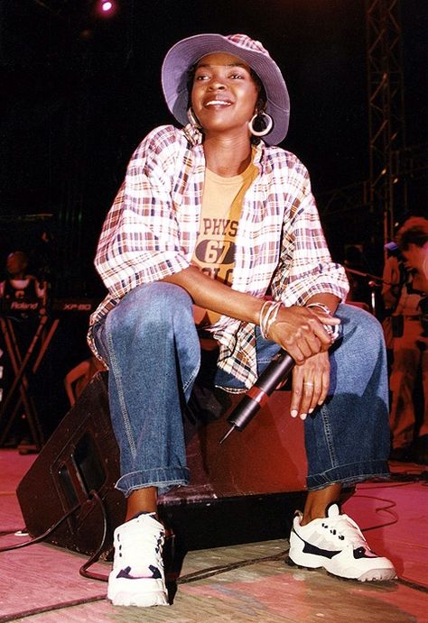 lauryn hill Look Hip Hop, 90s Fashion Outfits Hip Hop, Look 80s, Mode Hip Hop, Looks Hip Hop, Diy Outfits, 90s Fashion Women, 90s Inspired Outfits, 90s Hip Hop Fashion