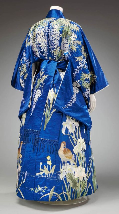 The Evolution of the Japanese Kimono: From Antiquity to Contemporary Iconic Clothing, Kimono Kyoto, Kabuki Costume, Kimono Remake, Hakama Pants, Unmarried Women, Meiji Era, Kimono Design, Japan Kimono