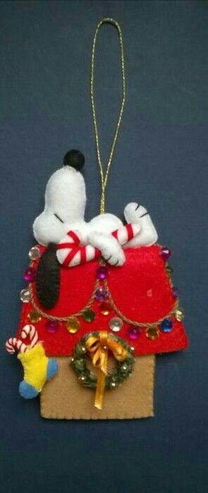 Felt Ornaments Diy, Employee Christmas Gifts, Felt Christmas Decorations, Felt Ornament, Snoopy Christmas, Felt Decorations, Felt Christmas Ornaments, Christmas Sewing, Christmas Ornaments To Make