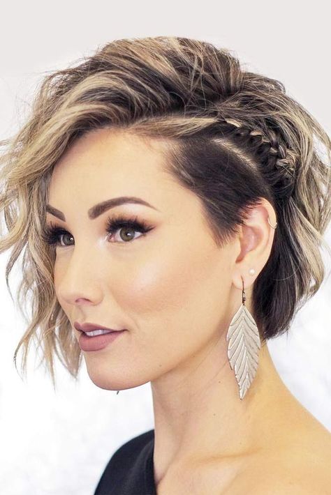 Trendy We Fryzurach, Short Brown Hair, Cute Braided Hairstyles, Short Braids, Penteado Cabelo Curto, Curly Bob Hairstyles, Side Braid, Undercut Hairstyles, Short Hair Updo