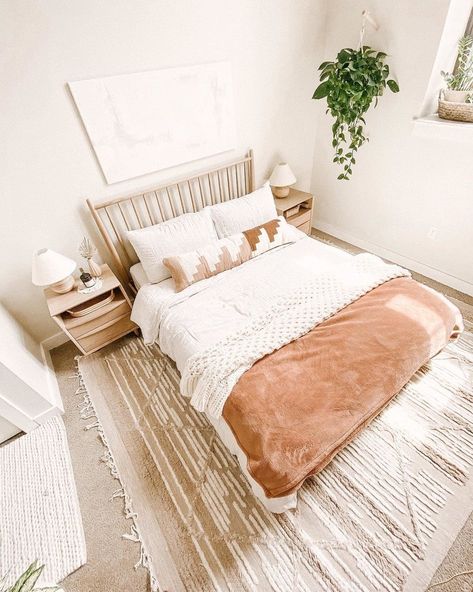 Planty Bedrooms, Pillows, Bedroom, Bed, Plants, White