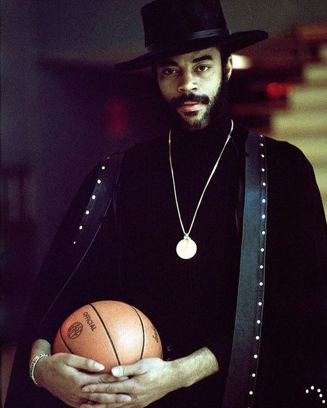 #ClydeFrazier #70s (@clydefrazier) Clyde Frazier, Willis Reed, Walt Frazier, Jerry West, Nba Fashion, Basketball History, Interview Style, Seventies Fashion, Nba Legends