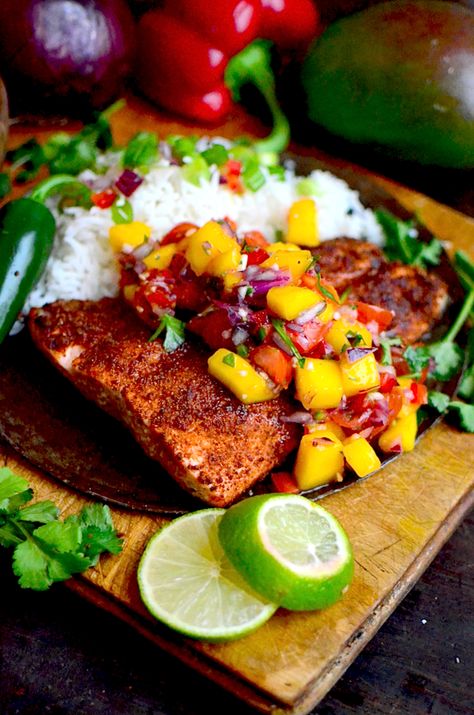 Yammie's Noshery: Spice Rubbed Salmon with Mango Salsa Fish With Mango Salsa, Salmon With Mango Salsa, Salmon With Mango, Mango Salsa Salmon, Mango Salsa Recipes, Spicy Salmon, Salmon And Rice, Salmon Recipe, Mango Salsa