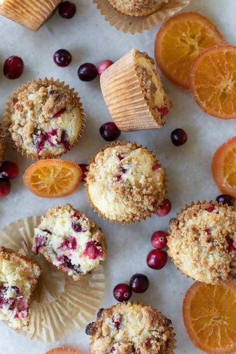 These super tender, fluffy, and moist orange cranberry muffins are topped with a buttery streusel topping. They're perfect for fall and winter! Orange Sour Cream Muffins, Unique Muffin Flavors, Cranberry Orange Muffins Healthy, Muffin Flavor Ideas, Traditional Christmas Breakfast, Make Ahead Christmas Breakfast, Cafe Pastries, Easy Breakfast Casseroles, Best Christmas Breakfast