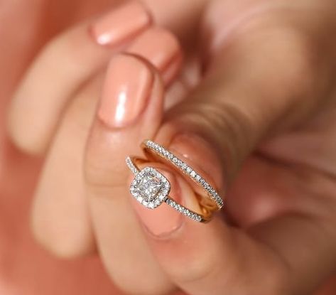 5 most Trendy Diamond Ring Designs for Your loved one on this Diwali - Get Set Happy Rings Latest Designs, Small Rings Engagement, Gold Wedding Jewellery, Diamond Ring Designs, Indian Engagement Ring, Latest Ring Designs, Solitaire Ring Designs, Simple Diamond Ring, Fancy Diamond Ring