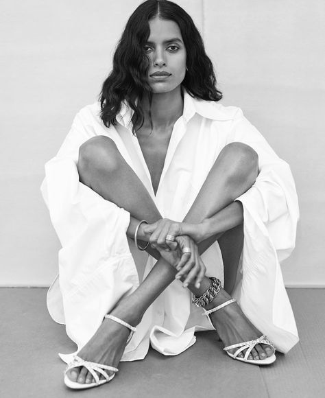 Alex Nataf-Taghizadeh (@alexandranataf) • Instagram photos and videos Alexandra Nataf, Lakshmi Menon, Portrait Editorial, Minimal Street Style, Model Test, Street Style Inspiration, Photography Inspo, Stylish Fashion, Massimo Dutti