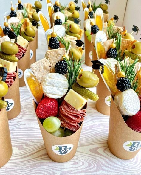 Charcuterie Appetizers, Graduation Food, Wedding Snacks, Reel Video, Lake House Food Ideas, Party Food Buffet, Charcuterie Inspiration, Party Food Platters, Pork Meat