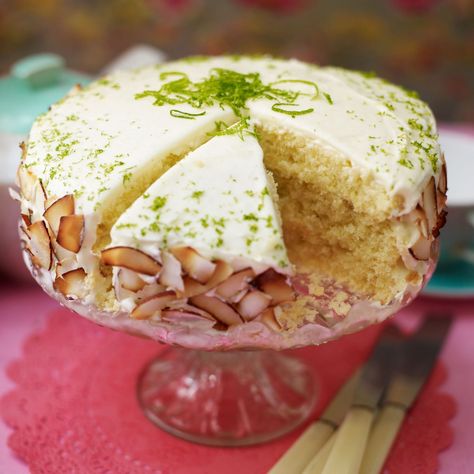 Courgette And Lime Cake, Coconut Lime Cake, Grapefruit Dessert, Cake Dessert Recipes, Coconut Layer Cake, Lime Cake Recipe, Cake Recipes Uk, Cake Coconut, Fruit Tart Recipe