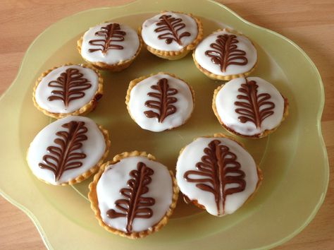 Scottish Fern Tarts, Scottish Fern Cakes, Fern Cake, Scottish Baking, Decorating Food, Baking Decorating, Scottish Recipes, Fairy Cakes, Butter Recipe