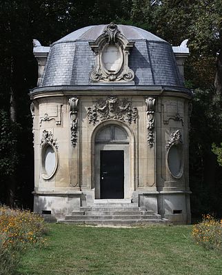 Garden Follies, Architecture Baroque, Miniature Dollhouse Furniture, French Architecture, Gate House, Chateau France, Small Buildings, French Cottage, French Chateau