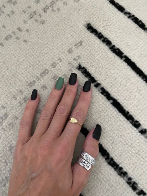 Black And Green Dip Nails, Black Nails Green Accent, Black And Sage Nail Designs, Dark Emerald Green Nails Design, Black And Green Matte Nails, Dark Green And Black Nails Short, Matte Black And Green Nails, Short Nail Designs Dark Green, Sage And Black Nails