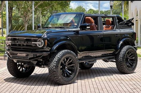 Black Ford Bronco Lifted, Bronco Outer Banks Sasquatch, Black Ford Bronco 1970's, Blacked Out Ford Bronco, 2024 Ford Bronco, Blacked Out Bronco, Lifted Ford Bronco, Ford Bronco Aesthetic, Ford Bronco Sasquatch