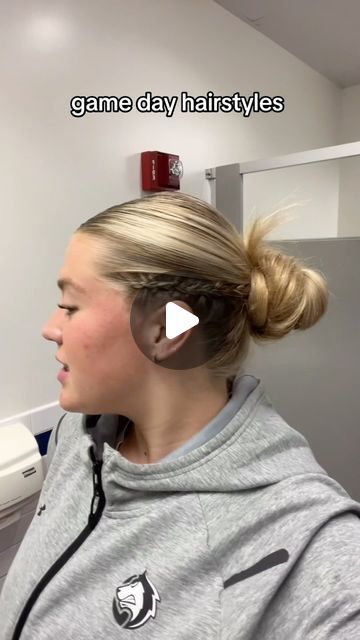 Sadie Scoville: College Volleyball Player on Instagram: "love me a good game day hairstyle   #gamedayhairstyles #hairstyles #gameday #collegeathlete #collegevolleyball #womanathlete #athlete #college #volleyball #volleyballgirls #volleyballpage #volleyballworld #studentathlete #workout#womensvolleyball #vball #explore #fyp #foryou #foryoupage #explorepage" Low Hairstyles For Sports, Gameday Hairstyles Football, Cute Hairstyles For Volleyball, Sport Hairstyles For Long Hair, Football Game Hairstyles, Lacrosse Hairstyles, Game Day Hairstyles, Gameday Hair, Sporty Hair