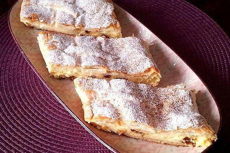 East Dessert, Mexican Breakfast Recipes, French Desserts, French Toast Bake, Puff Pastry Recipes, French Toast Casserole, Breakfast Pizza, Brazilian Food, French Pastries