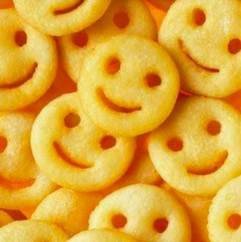 McCain Potato Smiles 25 Snacks From Your Aussie Childhood That Are Sadly No Longer Available Smiley Face Fries, Fried Potato Balls, Bacon Recipes Appetizers, Potato Face, Egg Snacks, Potato Appetizers, Stuffed Potato Balls, Dinners To Make, Ramadan Recipes