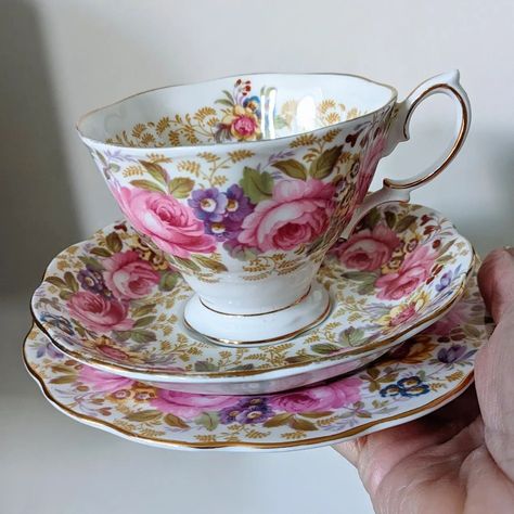 🌟 SOLD 🌟 Royal Albert "Serena" Tea Set 3x Tea Cups 3x Saucers 3x Side Plates 1x Jug 1x Sugar Bowl In good condition without any chips, cracks or crazing. Beautiful vibrant floral design with gold rim. Some loss of gild around the top rim of the cups but totally fine in all other areas. #antiqueandvintagebynes #royalalbertserena #vintageteaset Beautiful Tea, Tea Sets Vintage, Side Plates, Royal Albert, Sugar Bowl, Tea Set, Tea Cups, Floral Design, Conditioner