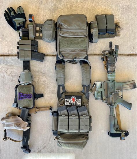 Plate Carriers Tactical Setup, Tactical Wall, Tactical Solutions, Battle Belt, Tactical Kit, Tactical Life, Army Gears, Edc Tactical, Military Gear Tactical