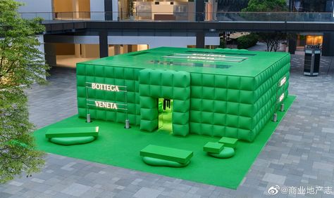 Bottega Veneta pop-up store, China / peopleofdesign Heineken Event, Stand Modular, Popup Store, 타이포그래피 포스터 디자인, Brand Pop, Experiential Marketing, Exhibition Booth, Chengdu, Brand Experience