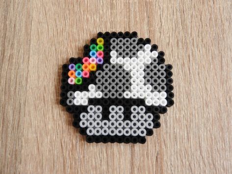 Mushroom Pixel, Rave Perler, Mushroom Perler, Nerdy Perler Beads, Hama Mario, Bead Art Ideas, Fuse Bead Ideas, Perler Bead Mario, Modele Pixel Art