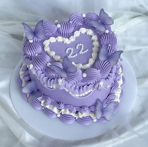 Purple Butterfly Cake, Heart Birthday Cake, 22nd Birthday Cakes, Purple Cakes Birthday, White Birthday Cakes, Heart Shaped Cake, Purple Cake, Vintage Birthday Cakes, Simple Birthday Decorations