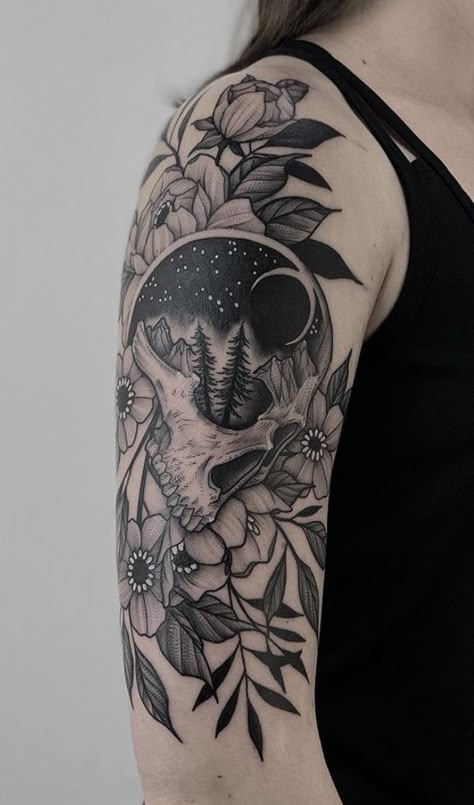 Western Half Sleeve Tattoos For Women, Upper Half Sleeve Tattoos, Tattoos For Women On Thigh, Hamsa Hand Tattoo, Unique Half Sleeve Tattoos, Backpiece Tattoo, Skull Sleeve Tattoos, Skull Sleeve, Ink Therapy