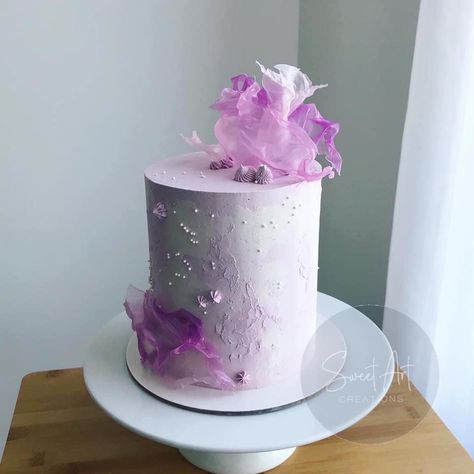 Tall Cake, Purple Cake, Purple Cakes, Tall Cakes, Wedding Cakes Blue, Purple Themes, Shades Of Purple, Amazing Cakes, Cake Designs