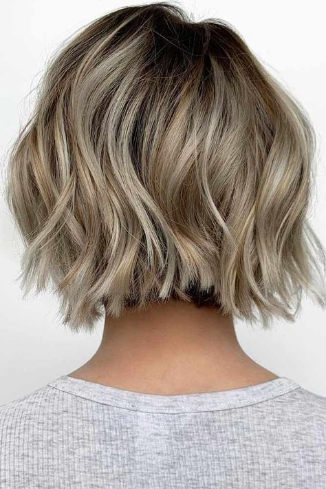 Short Wavy Bob #shortbob #shortbobhairstyles #hairstyles #bobhairstyles ❤ Are you sporting a short bob haircut or would like to get this cut in the nearest future? Pick the one that is true to your image – romantic or sexy, elegant or playful. Our gallery has the best looks for you. ❤ #lovehairstyles #hair #hairstyles #haircuts Impressive Hairstyles, Kort Bob, Short Wavy Bob, Wavy Bob Hairstyles, Choppy Bob Hairstyles, Angled Bob, Layered Bob Hairstyles, Wavy Bobs, Short Bob Haircuts