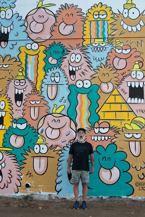 Painting School Walls, Street Murals Inspiration, Doodle Street Art, Mural Art For School, School Graffiti Wall Ideas, Street Art Doodles, Mural Art Street, Funny Murals, Mural Art School