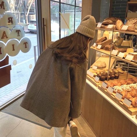 𝙡𝙮𝙣𝙣⁷ on Twitter: "morning walk to the bakery… " Donuts, We Heart It, A Woman, Lost, Makeup, Twitter, Beauty, Make Up